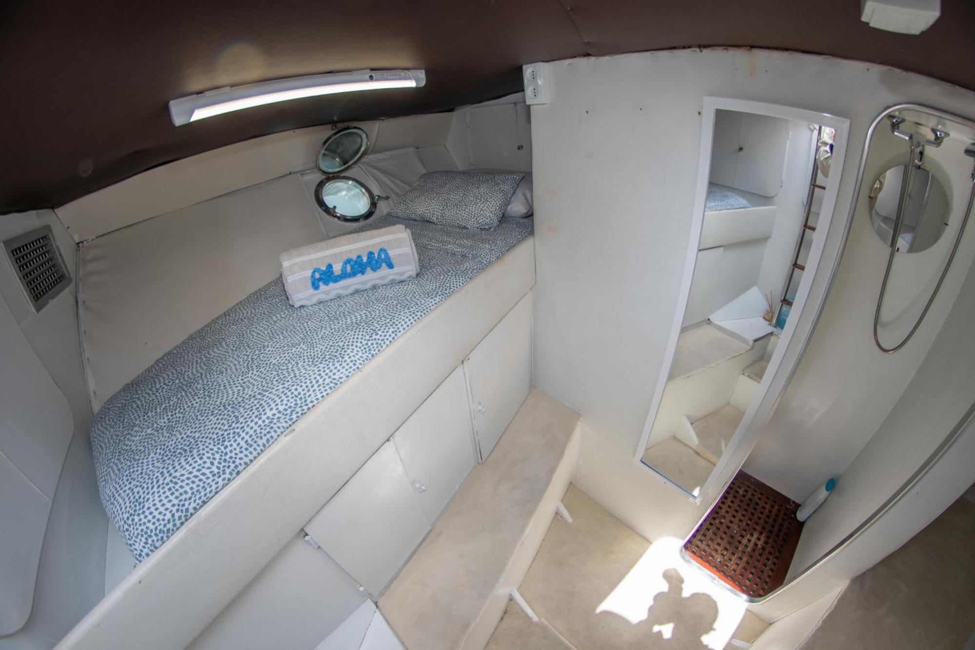 Marineria Boat Aloha Botel Barcelona